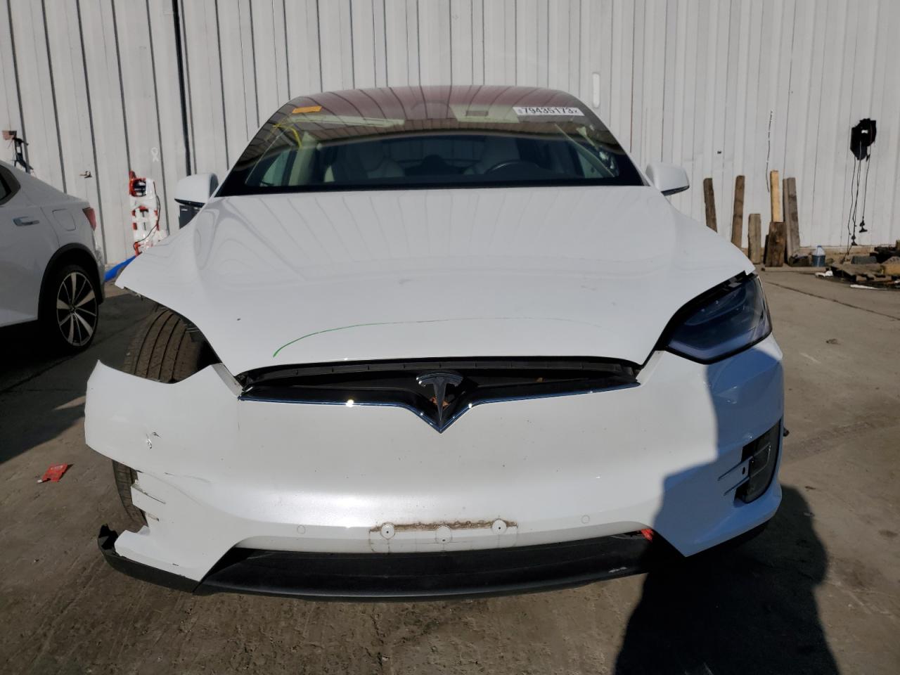 Photo 4 VIN: 5YJXCAE25JF119932 - TESLA MODEL X 