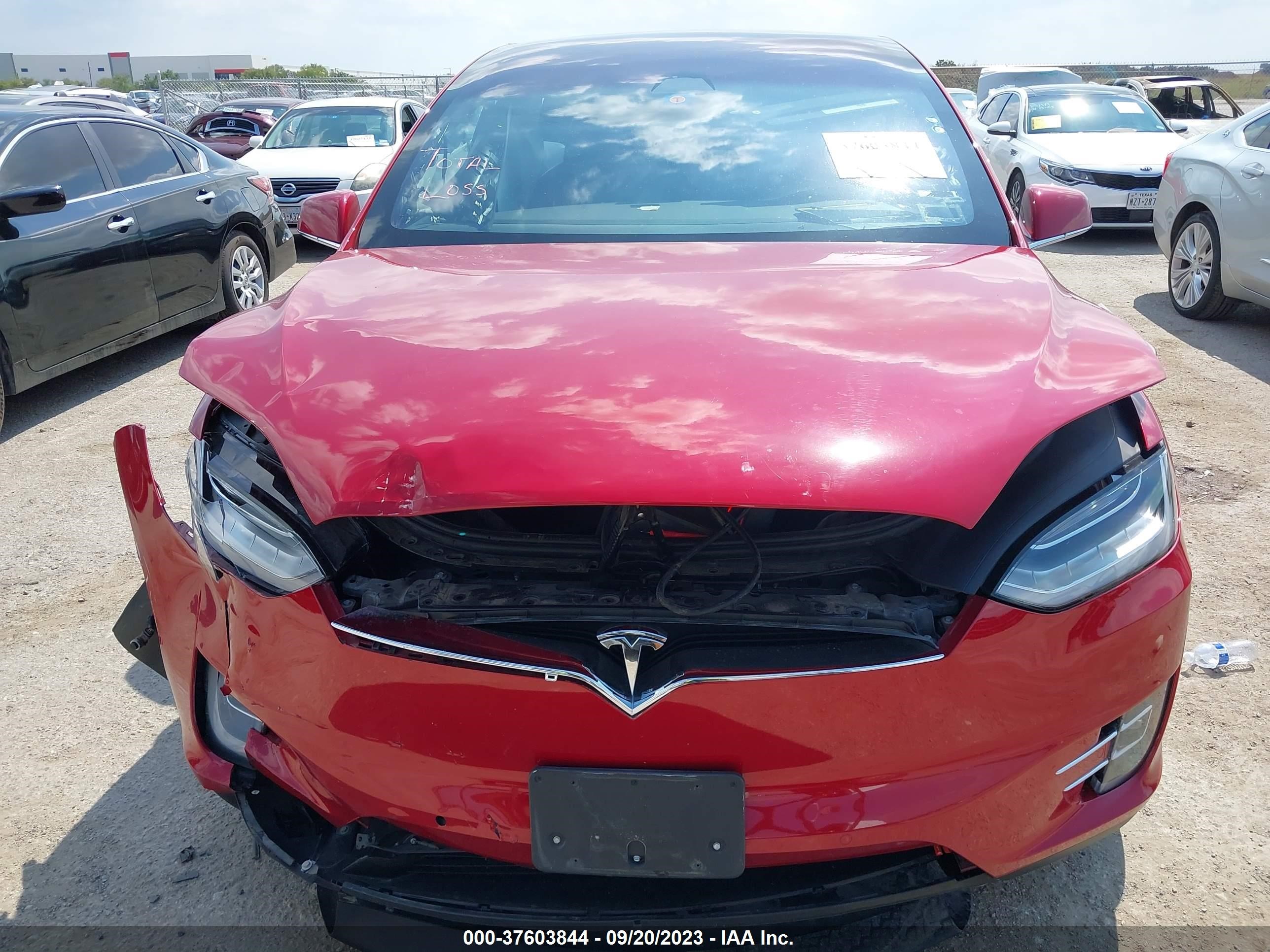 Photo 11 VIN: 5YJXCAE25JF141820 - TESLA MODEL X 