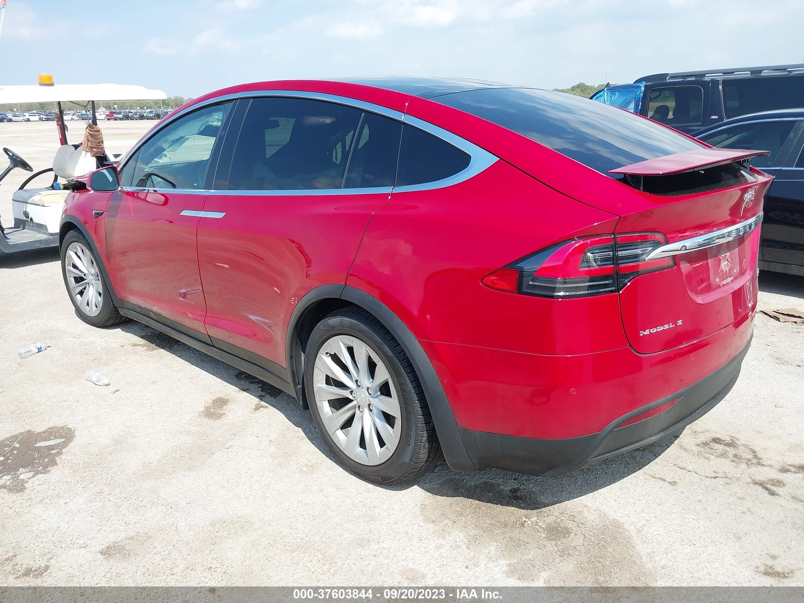 Photo 2 VIN: 5YJXCAE25JF141820 - TESLA MODEL X 