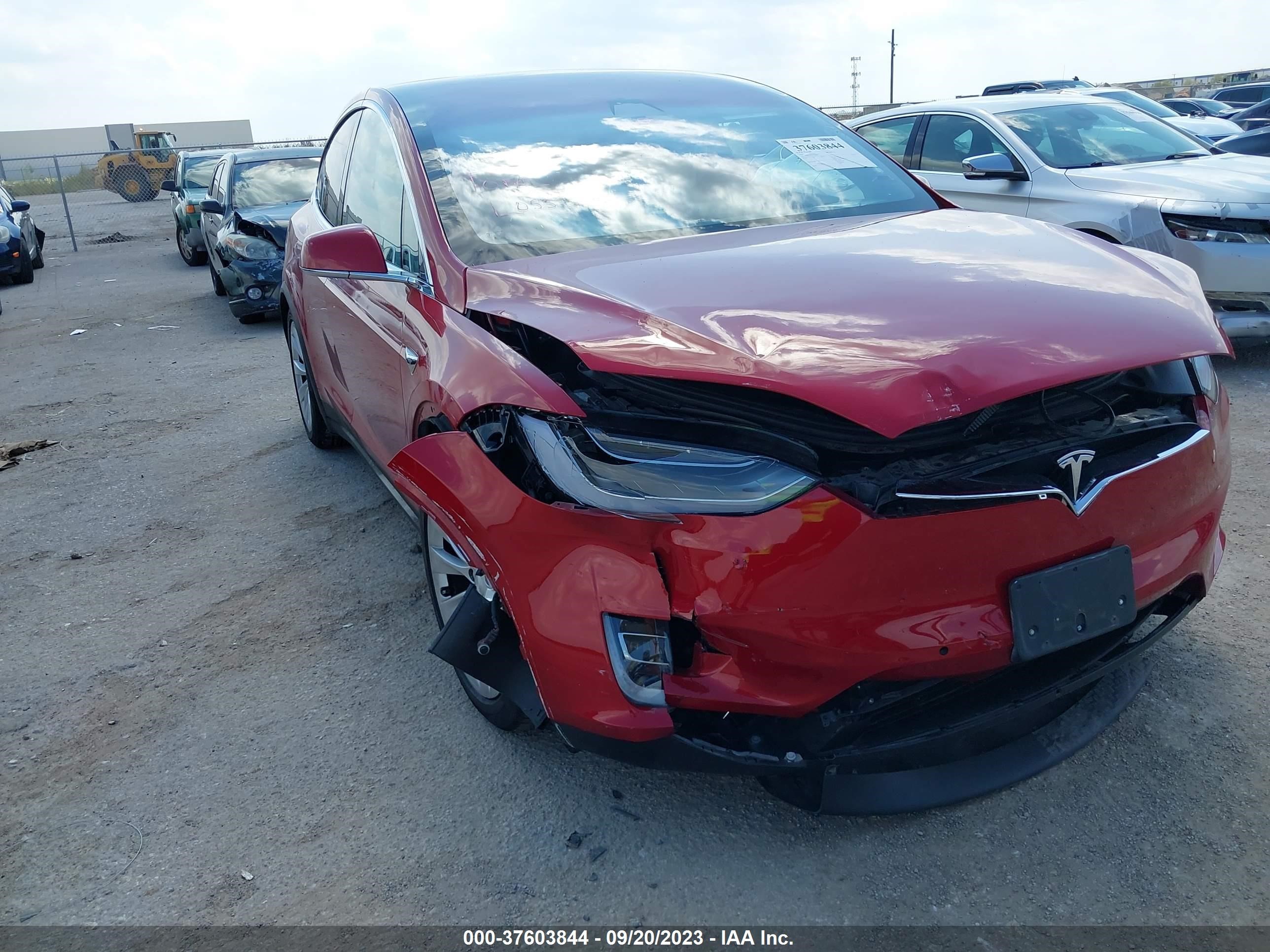 Photo 5 VIN: 5YJXCAE25JF141820 - TESLA MODEL X 