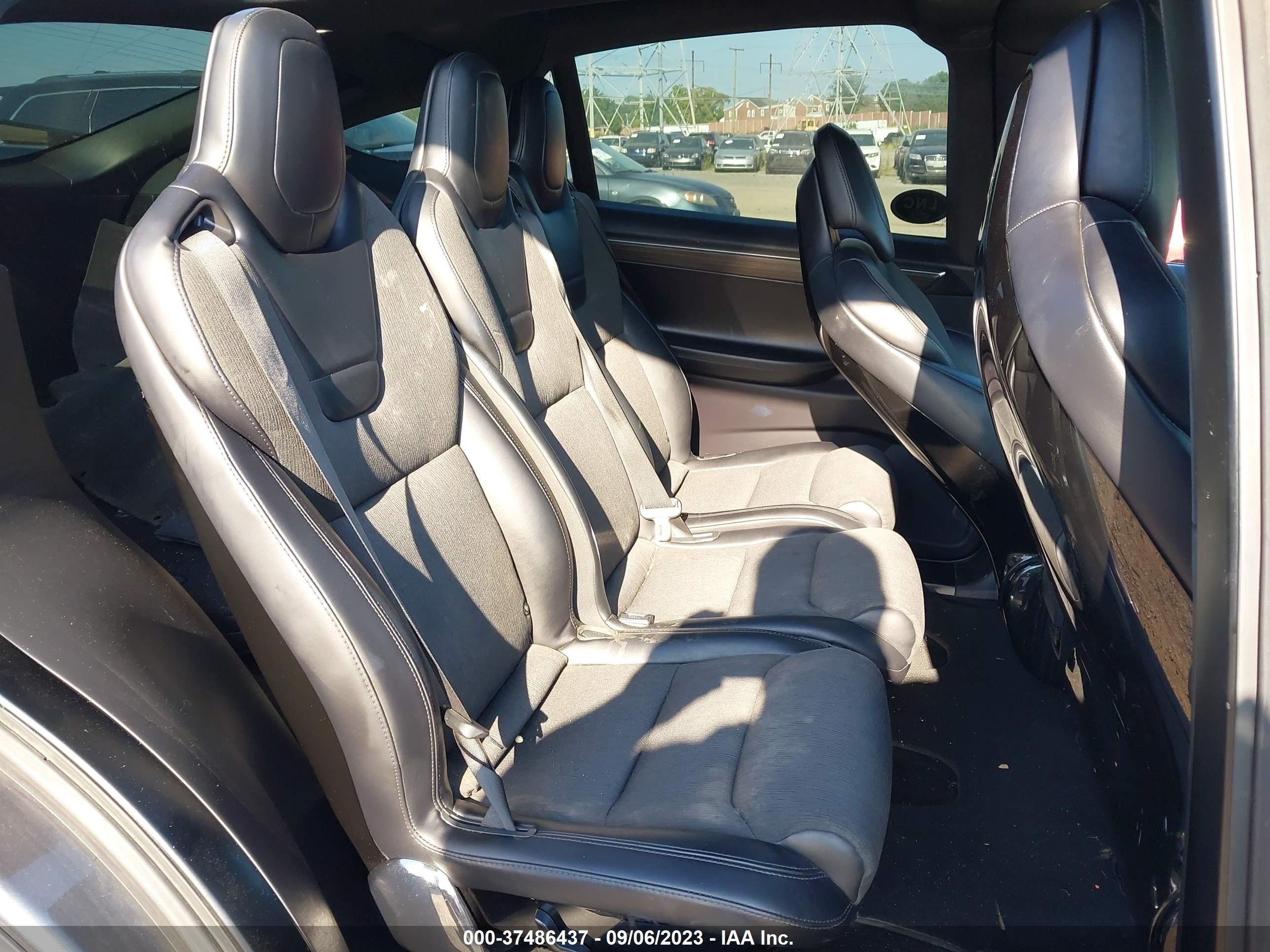 Photo 7 VIN: 5YJXCAE26GF021159 - TESLA MODEL X 