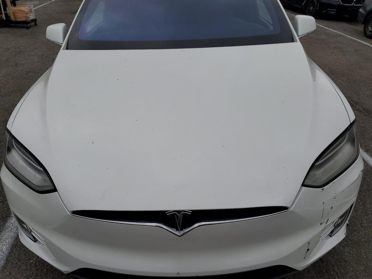 Photo 10 VIN: 5YJXCAE26HF061789 - TESLA MODEL X 