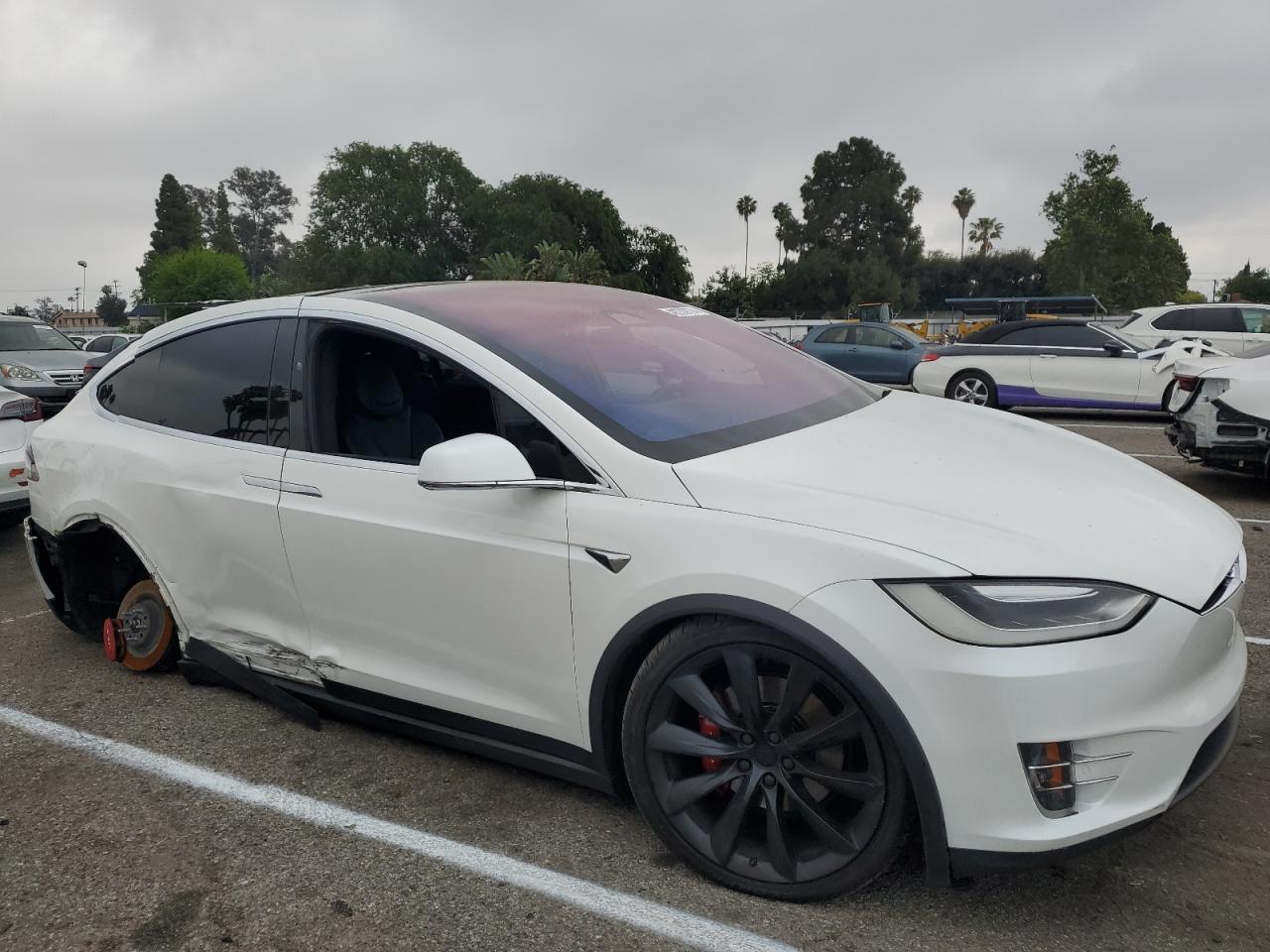 Photo 3 VIN: 5YJXCAE26HF061789 - TESLA MODEL X 