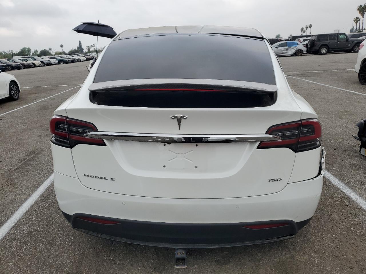 Photo 5 VIN: 5YJXCAE26HF061789 - TESLA MODEL X 