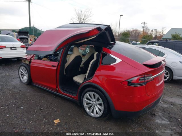 Photo 2 VIN: 5YJXCAE26LF228838 - TESLA MODEL X 