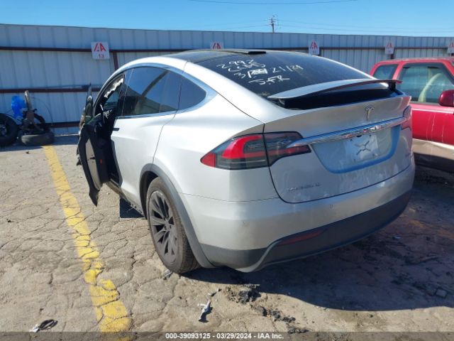 Photo 2 VIN: 5YJXCAE27GF002992 - TESLA MODEL X 