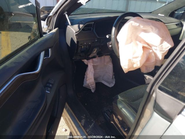 Photo 4 VIN: 5YJXCAE27GF002992 - TESLA MODEL X 