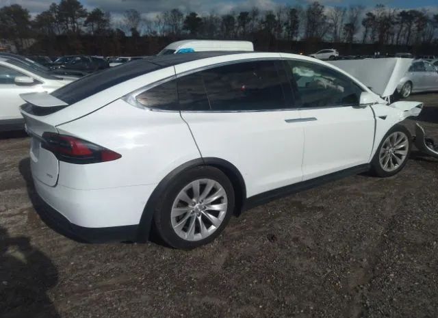 Photo 3 VIN: 5YJXCAE27GF023678 - TESLA MODEL X 