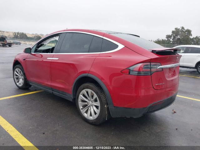 Photo 2 VIN: 5YJXCAE27JF089770 - TESLA MODEL X 