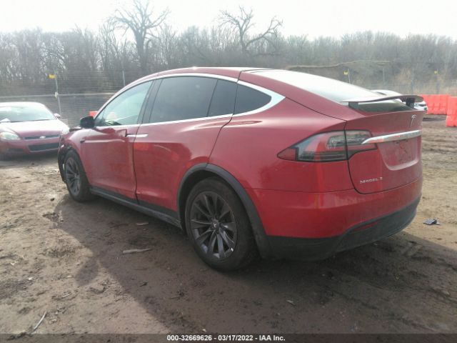 Photo 2 VIN: 5YJXCAE27JF142323 - TESLA MODEL X 