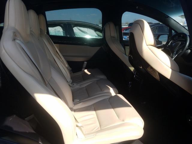 Photo 5 VIN: 5YJXCAE28GF015976 - TESLA MODEL X 