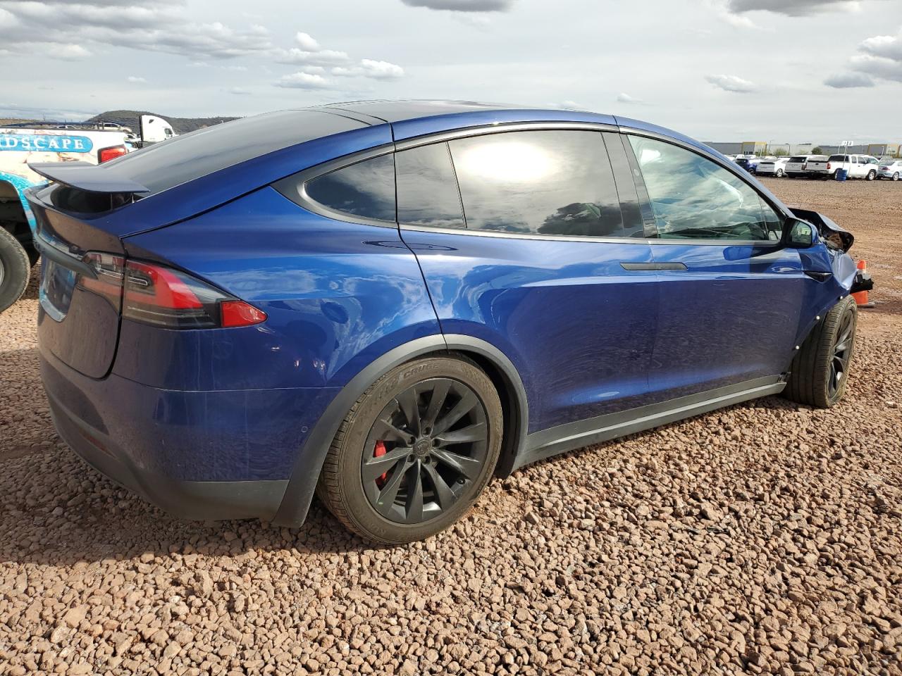 Photo 2 VIN: 5YJXCAE28HF040605 - TESLA MODEL X 