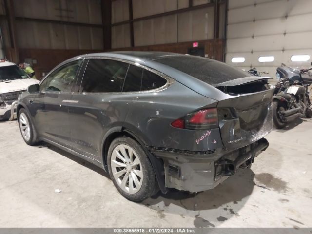 Photo 2 VIN: 5YJXCAE28JF088983 - TESLA MODEL X 