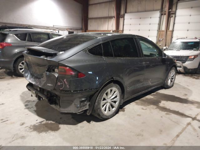 Photo 3 VIN: 5YJXCAE28JF088983 - TESLA MODEL X 