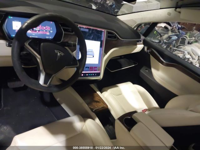 Photo 4 VIN: 5YJXCAE28JF088983 - TESLA MODEL X 