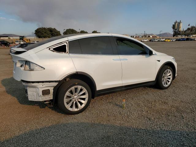 Photo 2 VIN: 5YJXCAE28JF112697 - TESLA MODEL X 