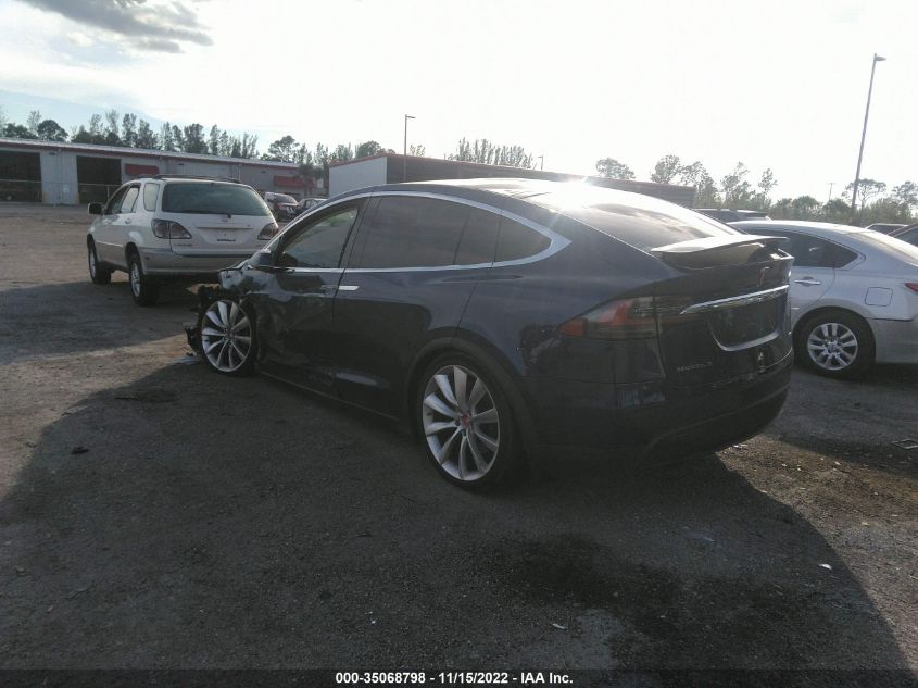 Photo 2 VIN: 5YJXCAE29GF006266 - TESLA MODEL X 