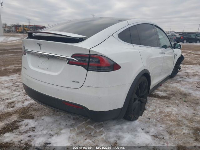 Photo 3 VIN: 5YJXCAE29GF020457 - TESLA MODEL X 