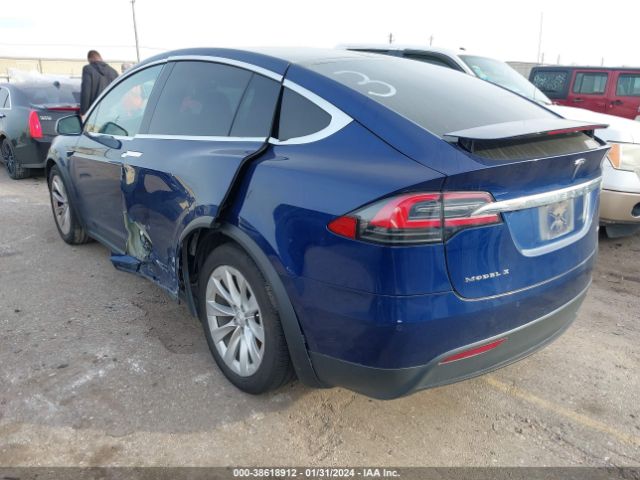 Photo 2 VIN: 5YJXCAE29JF099927 - TESLA MODEL X 