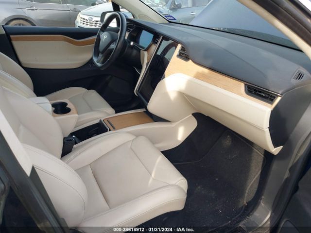 Photo 4 VIN: 5YJXCAE29JF099927 - TESLA MODEL X 