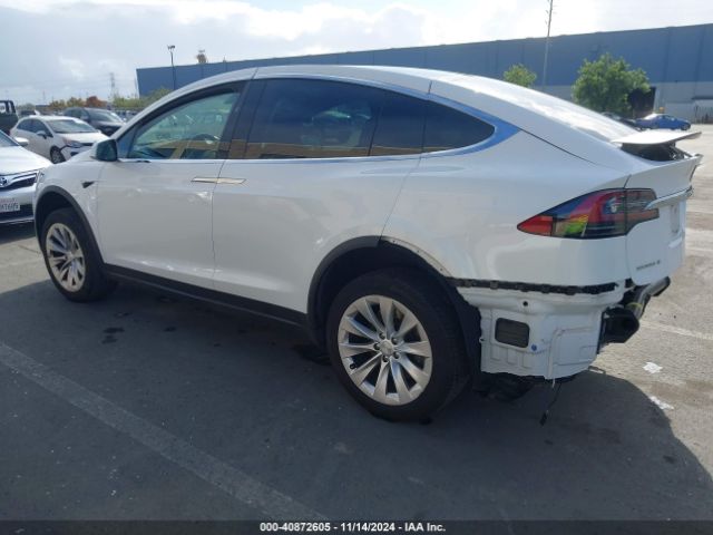 Photo 2 VIN: 5YJXCAE29JF111977 - TESLA MODEL X 