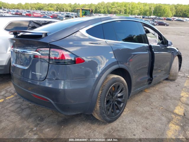 Photo 3 VIN: 5YJXCAE29KF160890 - TESLA MODEL X 