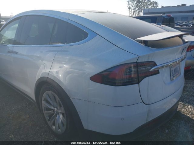 Photo 2 VIN: 5YJXCAE29KF185045 - TESLA MODEL X 