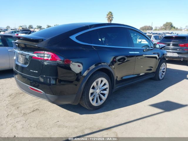 Photo 3 VIN: 5YJXCAE29KF186356 - TESLA MODEL X 