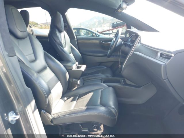 Photo 4 VIN: 5YJXCAE2XGF001562 - TESLA MODEL X 