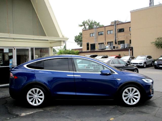 Photo 9 VIN: 5YJXCAE2XGF003781 - TESLA MODEL X 