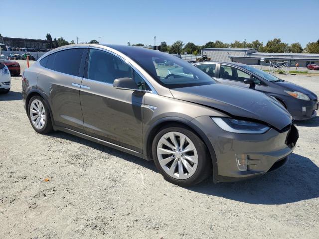 Photo 3 VIN: 5YJXCAE2XGF014490 - TESLA MODEL X 