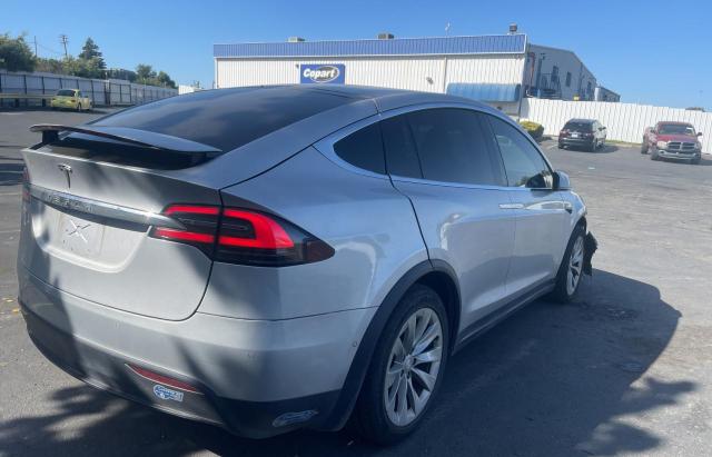 Photo 3 VIN: 5YJXCAE2XHF051959 - TESLA MODEL X 