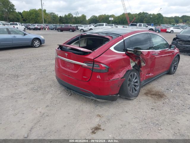 Photo 3 VIN: 5YJXCAE2XJF104164 - TESLA MODEL X 