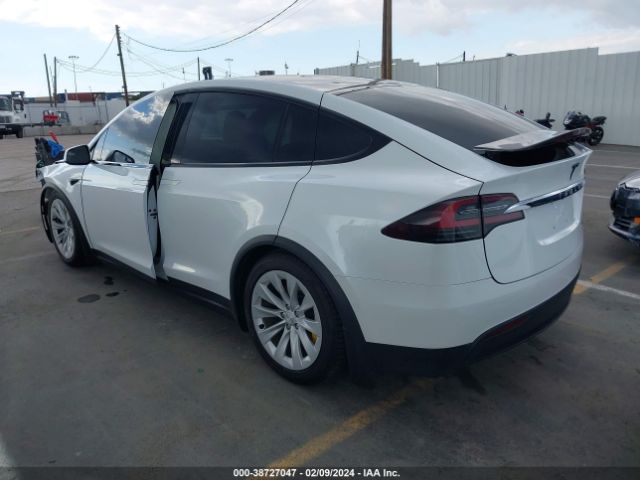 Photo 2 VIN: 5YJXCAE2XLF220273 - TESLA MODEL X 