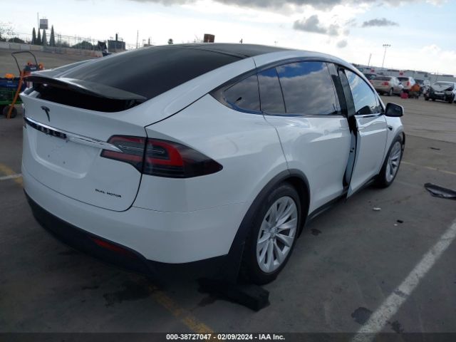 Photo 3 VIN: 5YJXCAE2XLF220273 - TESLA MODEL X 