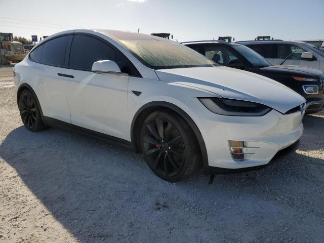 Photo 3 VIN: 5YJXCAE40GF000437 - TESLA MODEL X 