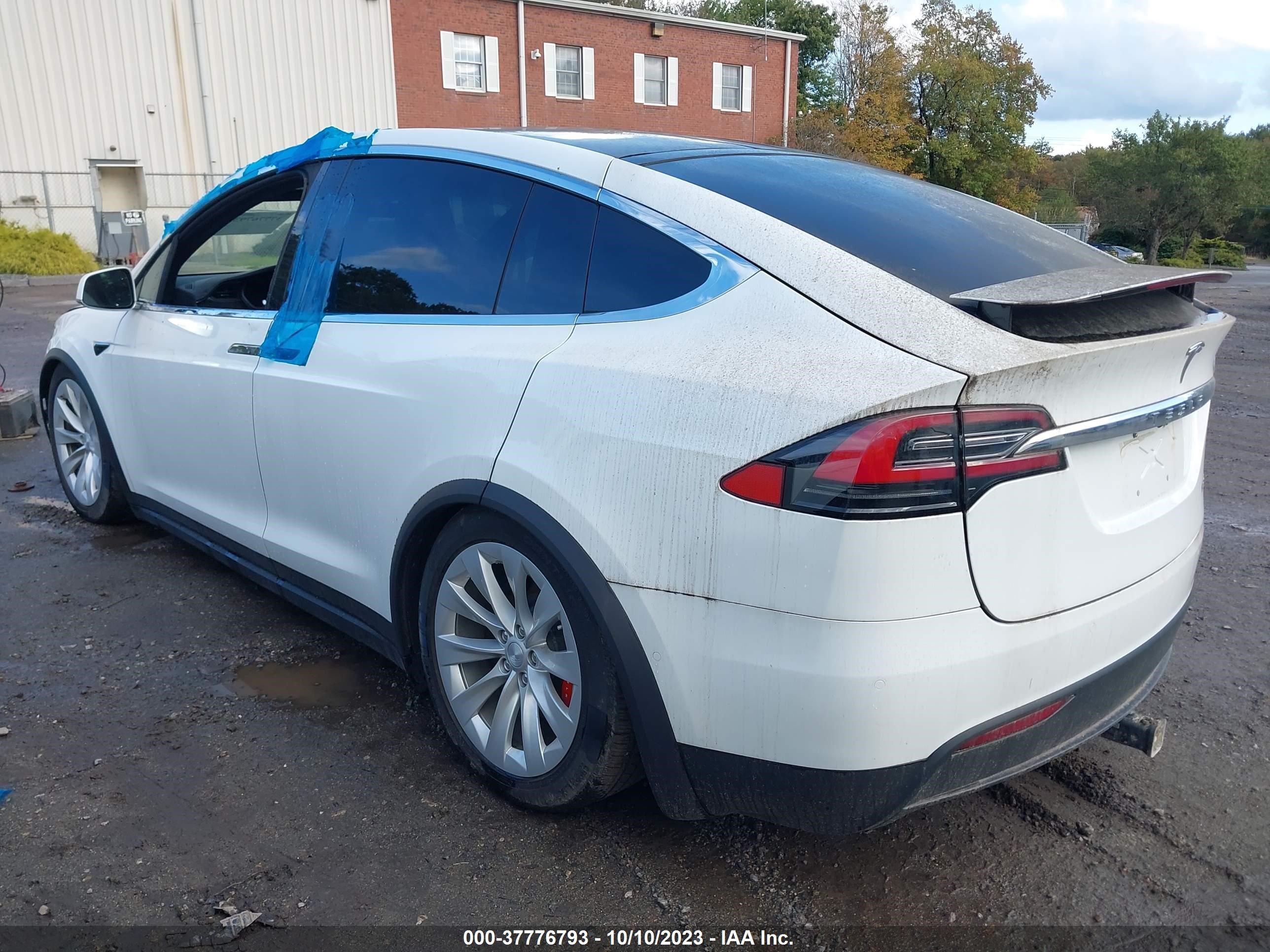 Photo 2 VIN: 5YJXCAE41KF181783 - TESLA MODEL X 