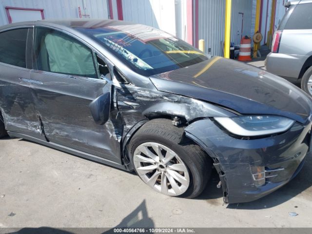 Photo 5 VIN: 5YJXCAE43HF055854 - TESLA MODEL X 