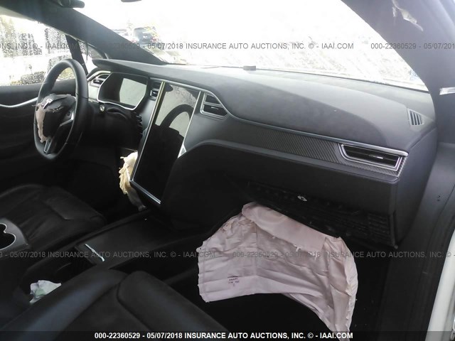 Photo 4 VIN: 5YJXCAE44GF006807 - TESLA MODEL X 