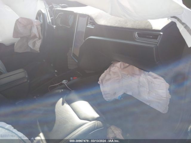 Photo 4 VIN: 5YJXCAE44GF007150 - TESLA MODEL X 