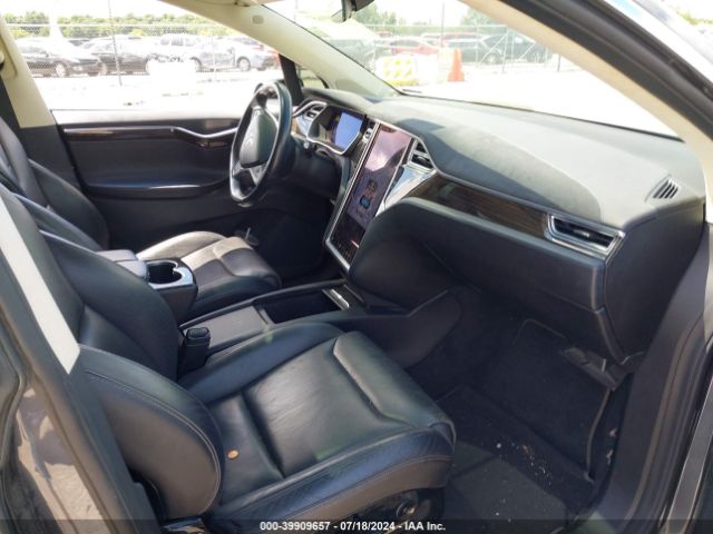 Photo 4 VIN: 5YJXCAE44GFS00270 - TESLA MODEL X 