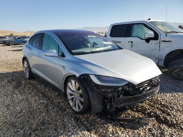 Photo 3 VIN: 5YJXCAE47HF052133 - TESLA MODEL X 