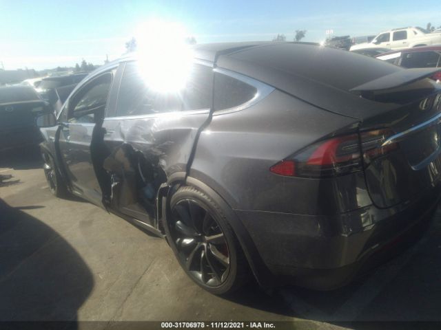 Photo 2 VIN: 5YJXCAE47LF261798 - TESLA MODEL X 