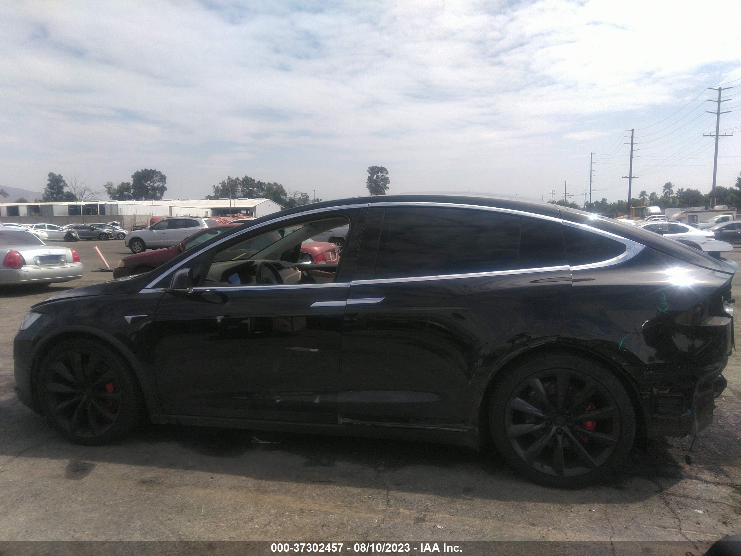 Photo 13 VIN: 5YJXCAE48KF183059 - TESLA MODEL X 