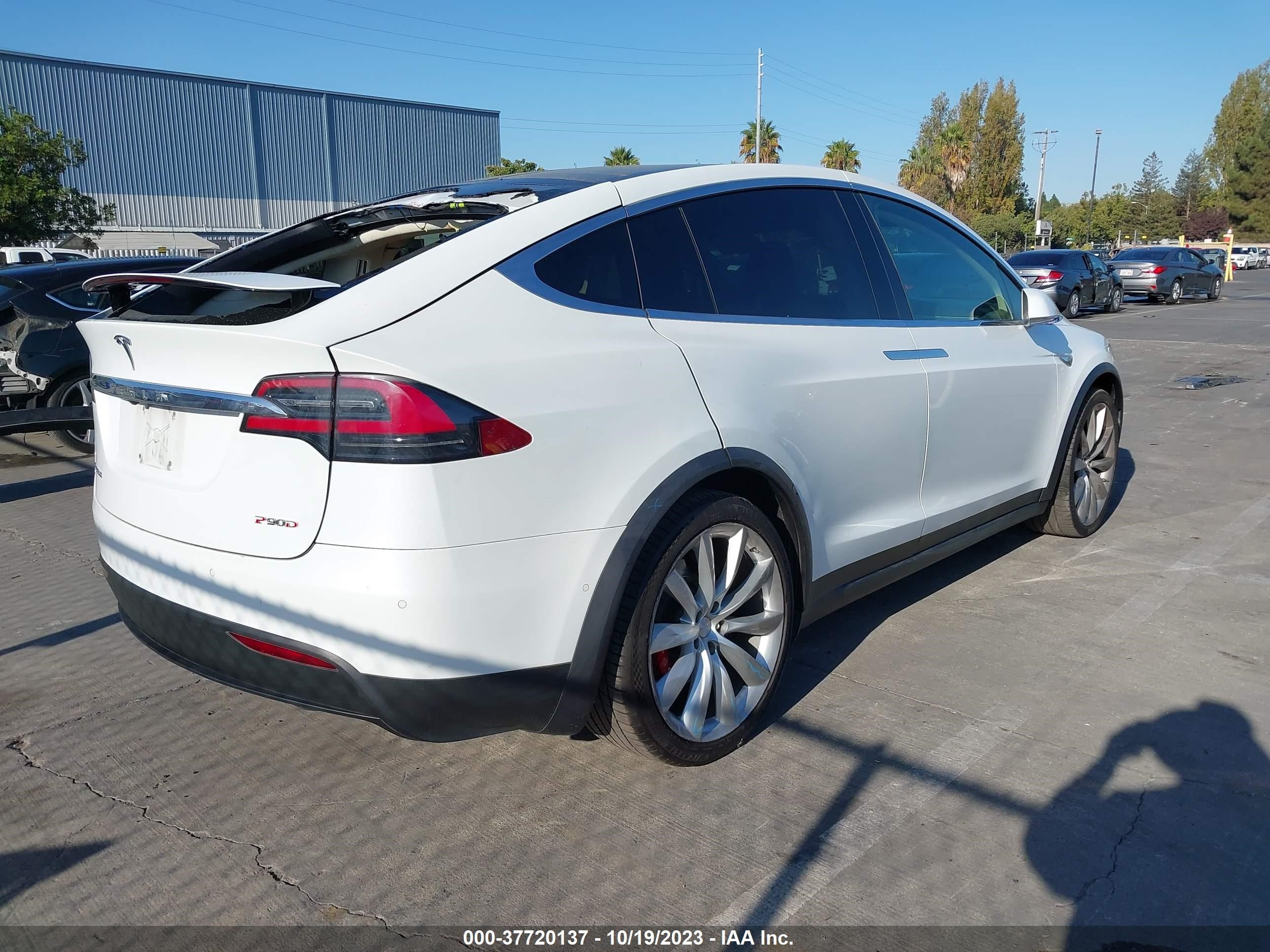 Photo 3 VIN: 5YJXCAE49GF000906 - TESLA MODEL X 