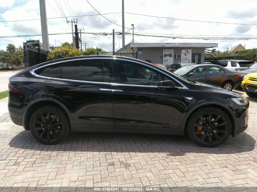 Photo 12 VIN: 5YJXCAE4XGF002552 - TESLA MODEL X 