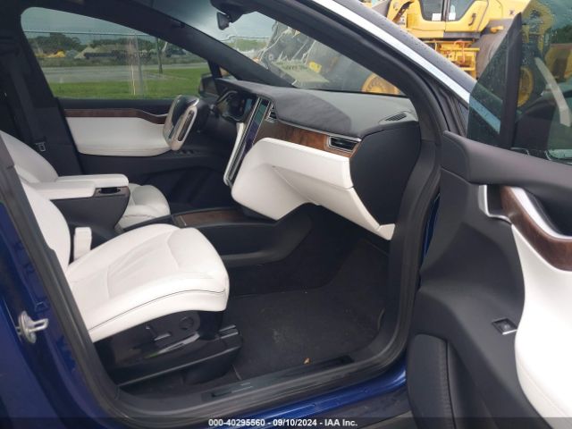 Photo 4 VIN: 5YJXCBE20HF027238 - TESLA MODEL X 