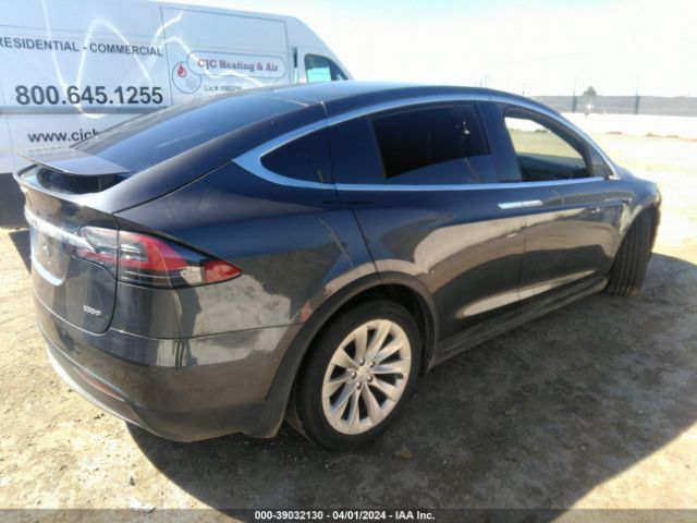 Photo 3 VIN: 5YJXCBE20HF065049 - TESLA MODEL X 