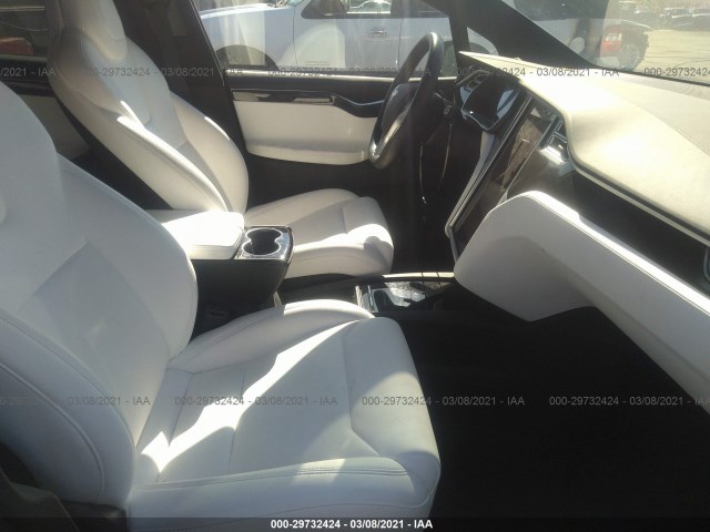 Photo 4 VIN: 5YJXCBE20JF087848 - TESLA MODEL X 