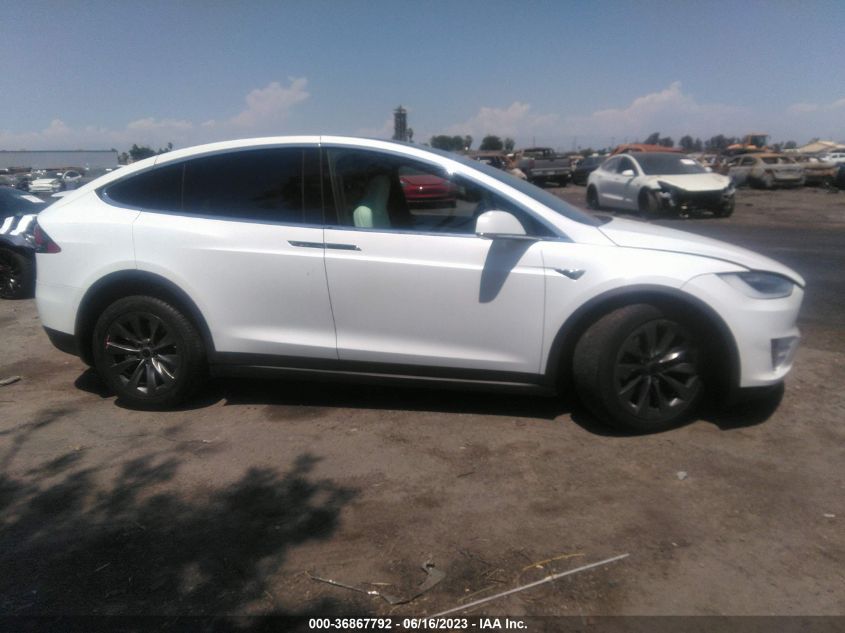 Photo 11 VIN: 5YJXCBE20JF101151 - TESLA MODEL X 